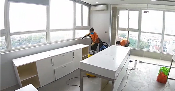Thực hiện vệ sinh căn hộ chung cư mới xây dựng tại Mỹ Hào, Hưng Yên